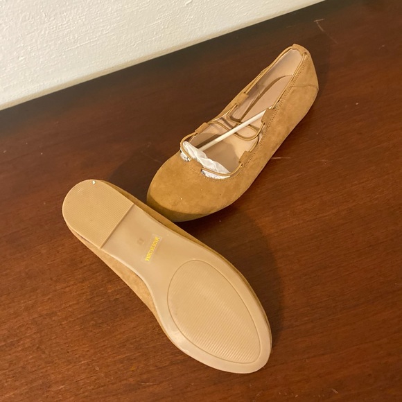 Tan flats - Picture 2 of 3